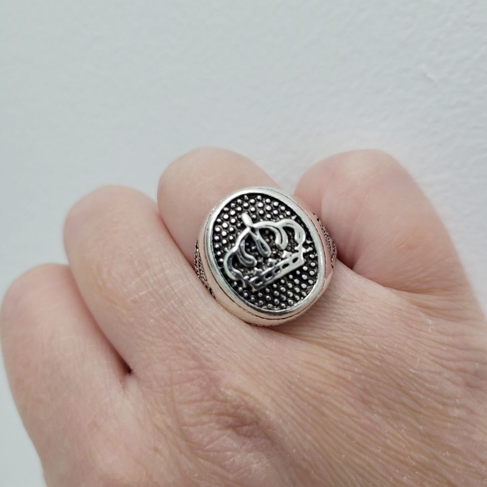 Brand New Silver Crown Ring Size: 8 US